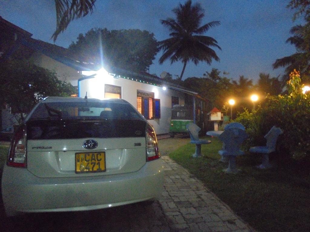 Sun Bird Eco Guest Mirissa Hotel Exterior photo